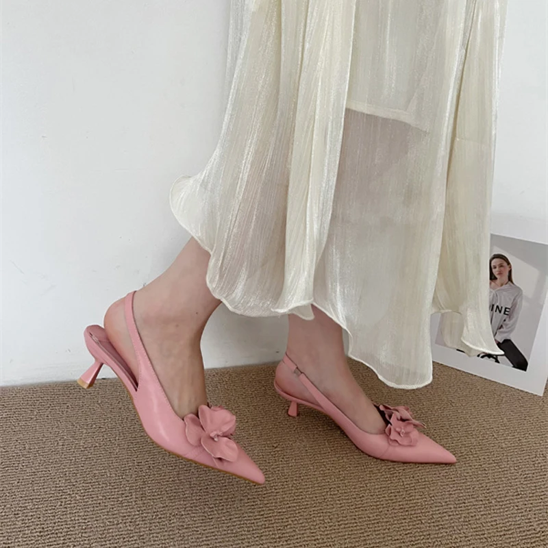 Women's Shoes Designer High Heels Sexy Pointed Toe Slingback Shoes Design Flower Low Heel Office Shoes Women Pumps Chaussures
Women's Shoes Designer High Heels Sexy Pointed Toe Slingback Shoes Design Flower Low Heel Office Shoes Women Pumps Chaussures