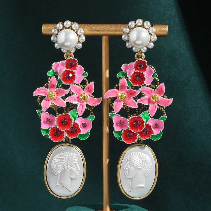 Vintage Jewelry Palace Pink Flower Round Pearl Drop Women Earrings Camelot Relief Antique Gold Color Rhinestone New Accessories
Vintage Jewelry Palace Pink Flower Round Pearl Drop Women Earrings Camelot Relief Antique Gold Color Rhinestone New Accessories