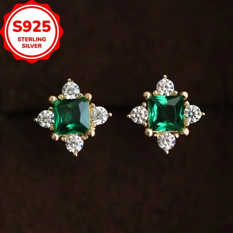 925 sterling silver anti allergic palace style retro mini earrings, no need to remove during sleep
925 sterling silver anti allergic palace style retro mini earrings, no need to remove during sleep