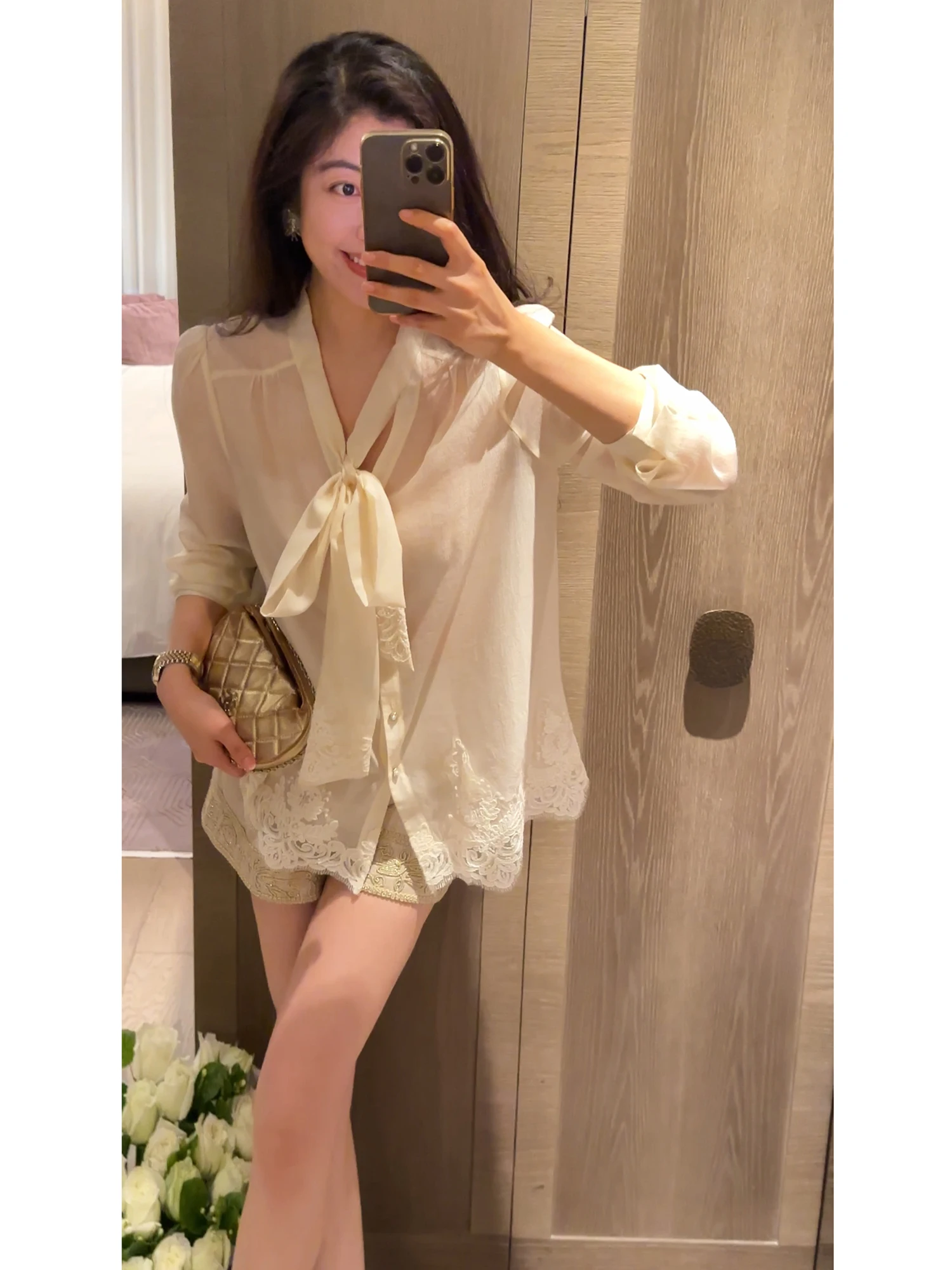 NCOU Spring 2026 Lace Trim Embroidered Hem Design Sensation Micro See-through Rayon Belted Shirt Women's Fashion Casual Top
NCOU Spring 2026 Lace Trim Embroidered Hem Design Sensation Micro See-through Rayon Belted Shirt Women's Fashion Casual Top