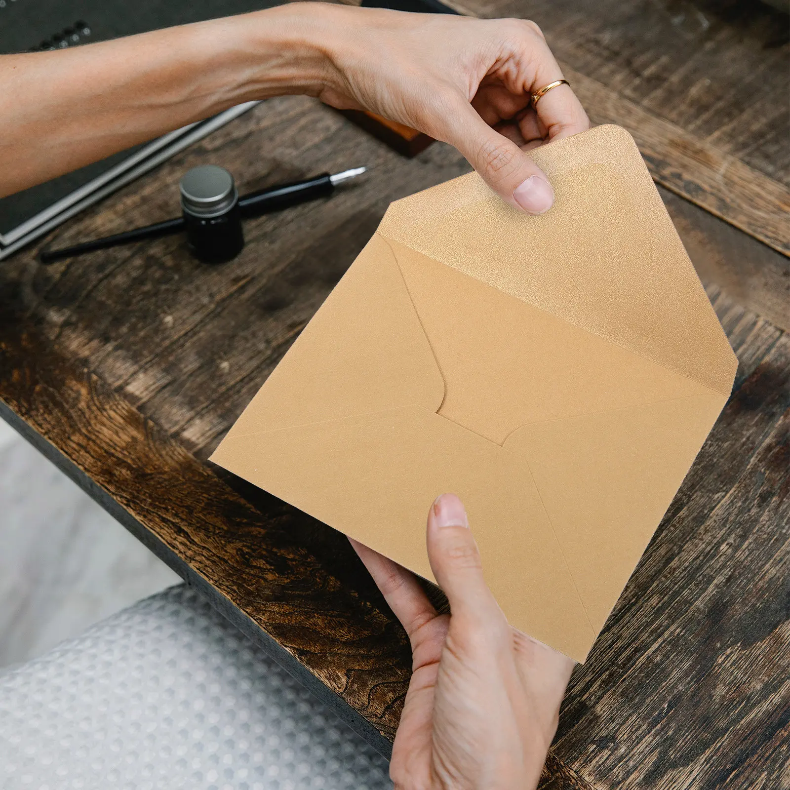 50Pcs Sophisticated Blank Invitation Envelopes Thick Elegant Paper Perfect for Wedding Birthday Banquet Bridal Shower Baby
50Pcs Sophisticated Blank Invitation Envelopes Thick Elegant Paper Perfect for Wedding Birthday Banquet Bridal Shower Baby