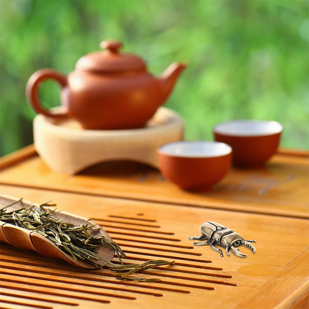 2pcs Vintage Brass Beetle Figurines Retro Metal Insect Statues Feng Shui Decor Desktop Sculptures for Home Office Gift
2pcs Vintage Brass Beetle Figurines Retro Metal Insect Statues Feng Shui Decor Desktop Sculptures for Home Office Gift