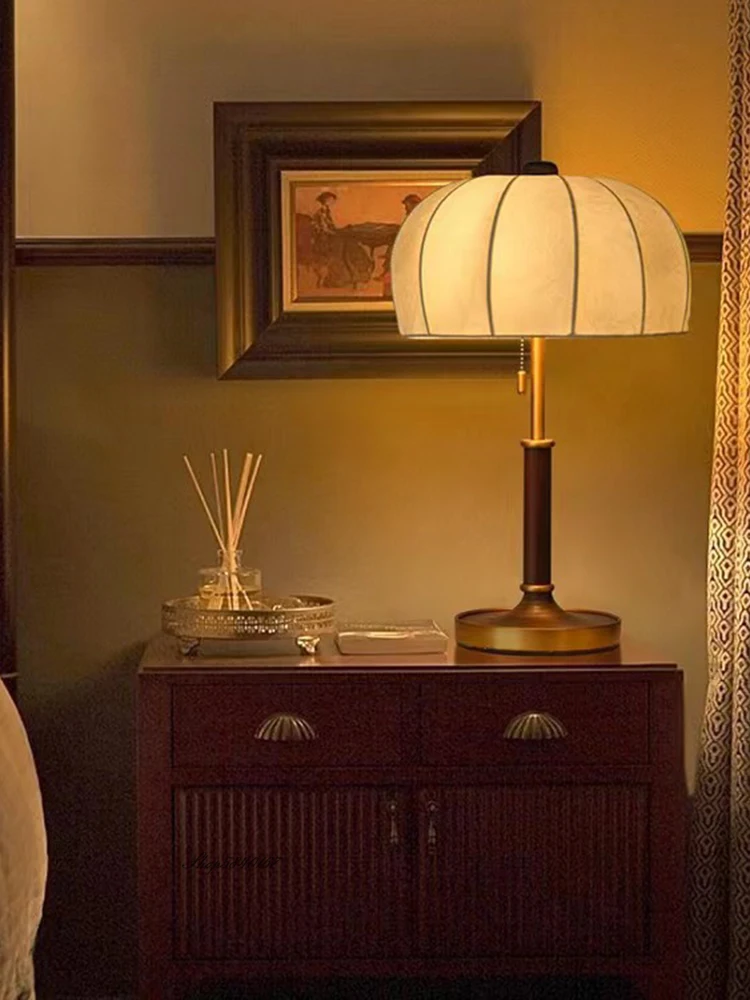 French Retro Table Lamp, Simple Wabi-sabi Style Living Room, Bedroom, Bedside Study, High-end Design, Atmosphere Table Lamp
French Retro Table Lamp, Simple Wabi-sabi Style Living Room, Bedroom, Bedside Study, High-end Design, Atmosphere Table Lamp