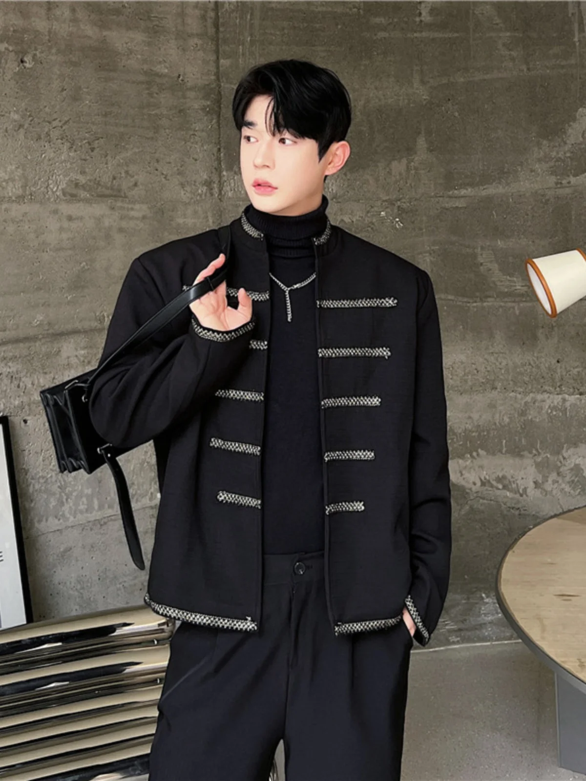 Autumn Winter New Sle Men's Jaet with Weave Band Decoration Versatile Little Fraance Sle Faionable Top irt
Autumn Winter New Sle Men's Jaet with Weave Band Decoration Versatile Little Fraance Sle Faionable Top irt