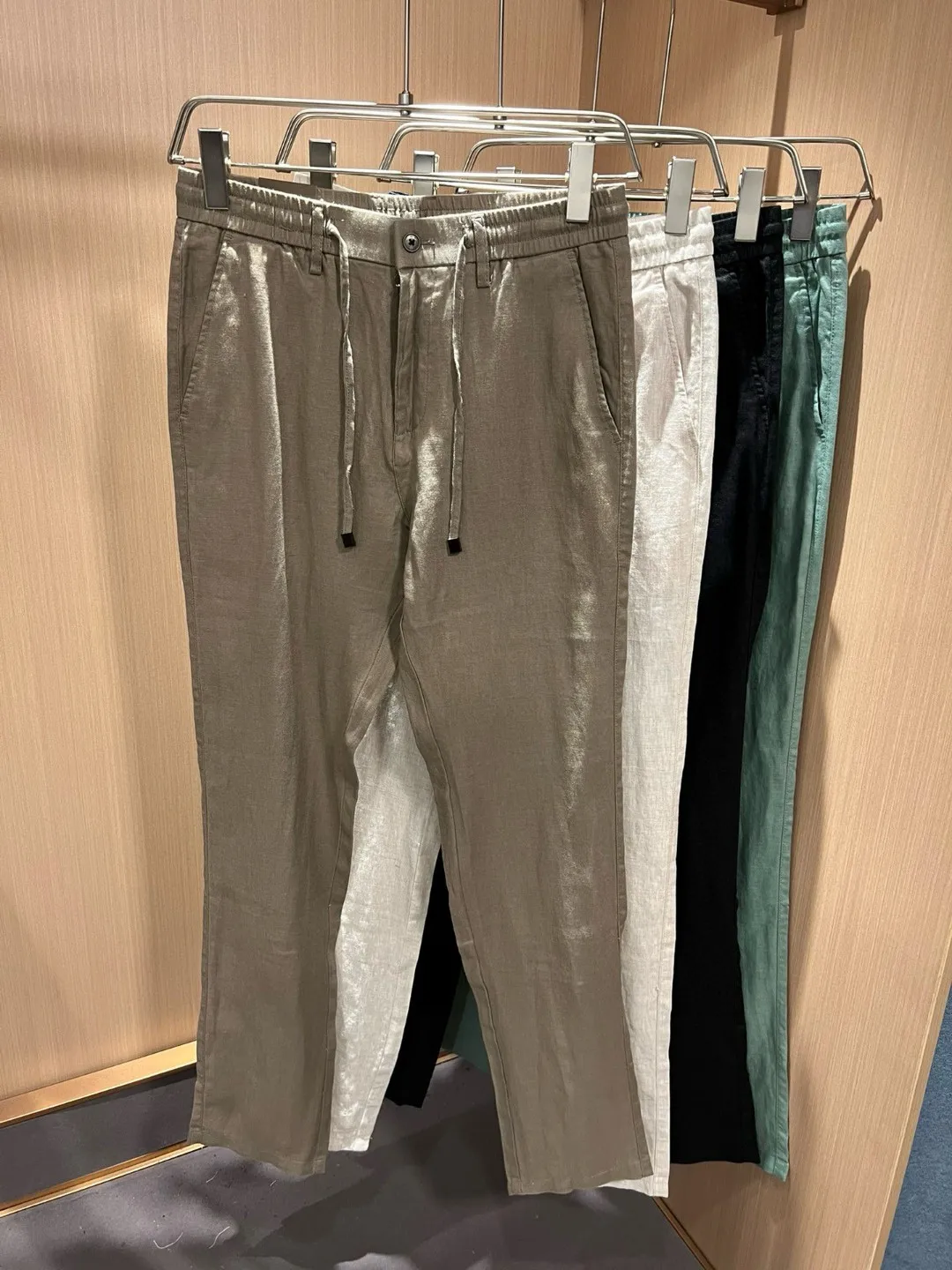 Light luxury men's clothing Italian LP old money wind high version 25 summer linen elastic waist simple straight casual pants
Light luxury men's clothing Italian LP old money wind high version 25 summer linen elastic waist simple straight casual pants