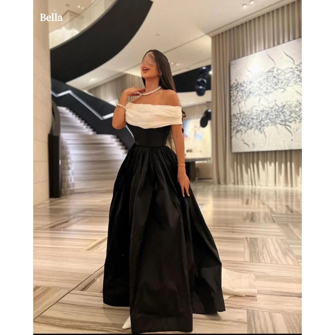 Bella Customized Black and White Off Shoulder Prom Dress with Draped Satin Bodice and Full Ball Gown Skirt robes de soirée 2026
Bella Customized Black and White Off Shoulder Prom Dress with Draped Satin Bodice and Full Ball Gown Skirt robes de soirée 2026
