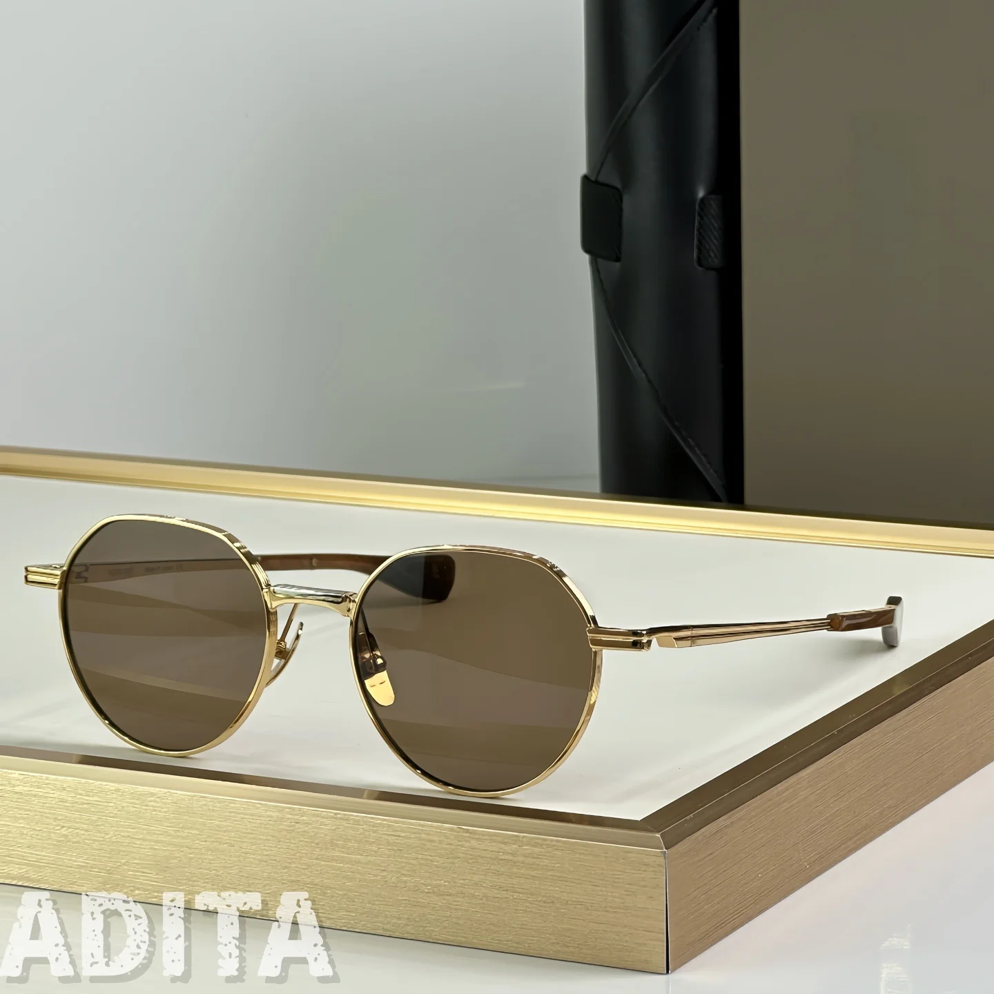 ADITA VERS EVO DTS150 Top High Quality Sunglasses for Men Classic Women Luxury Brand Designer Fashion sun glasses UV400 With box
ADITA VERS EVO DTS150 Top High Quality Sunglasses for Men Classic Women Luxury Brand Designer Fashion sun glasses UV400 With box