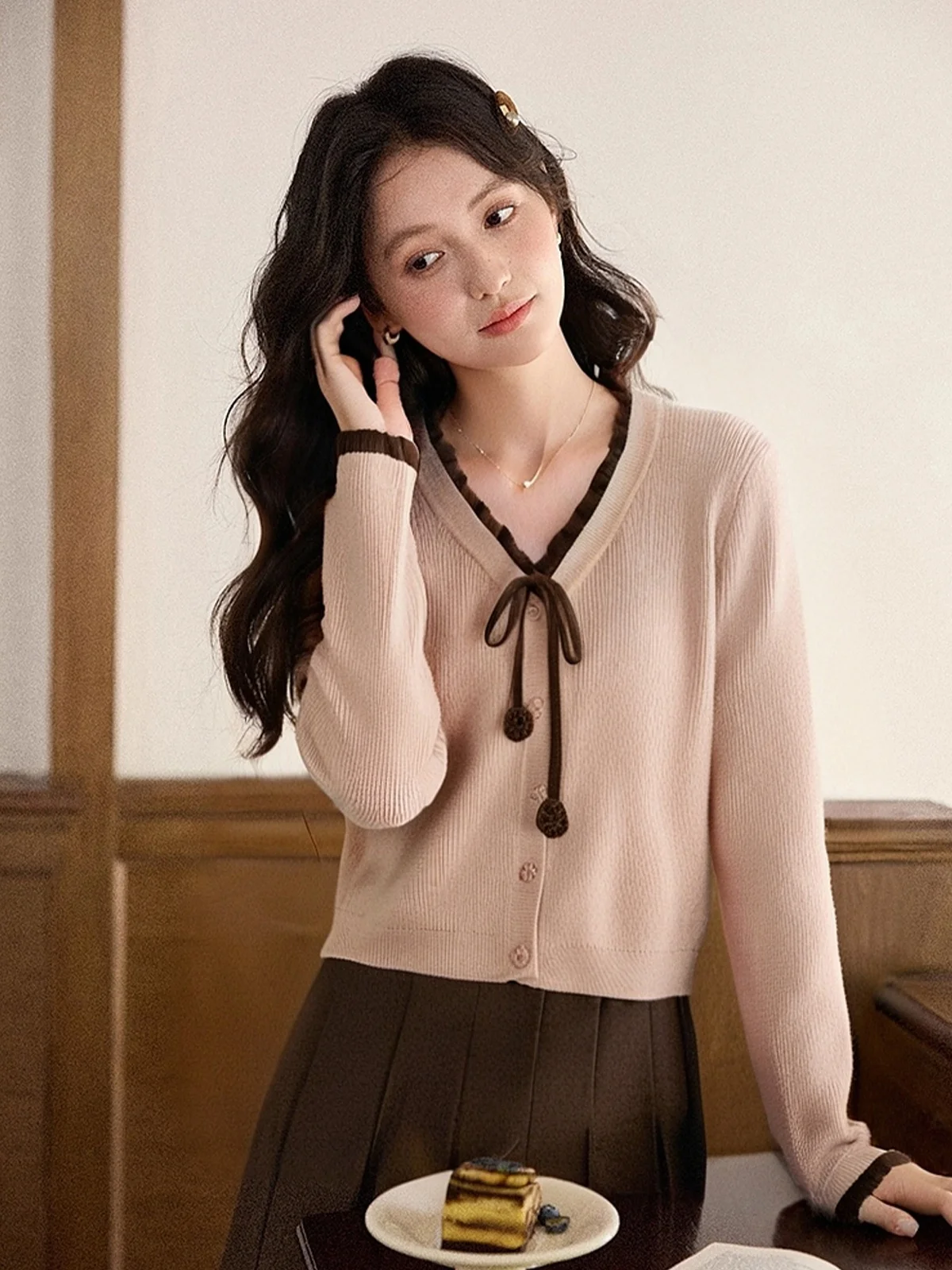 Вязаный свитер Ele Long Sve для женщин, осенне-зимний, приталенный, повседневный, с юбкой А-силуэта с высокой талией от Deer Southward
Вязаный свитер Ele Long Sve для женщин, осенне-зимний, приталенный, повседневный, с юбкой А-силуэта с высокой талией от Deer Southward