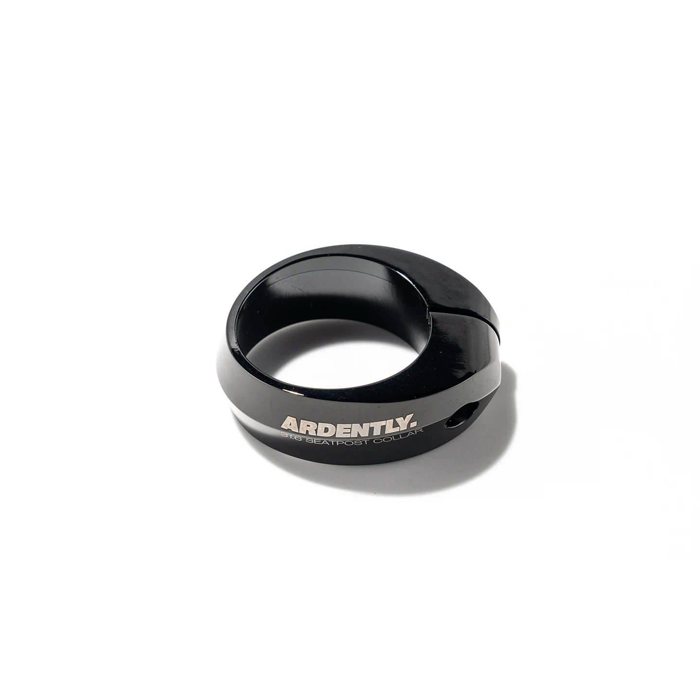 ARDENTLY CNC Aluminum Seat Post Clamp 27.2/31.6mm Ultralight Fixed Gear MTB Road Bike Stable Universal Bicycle Cycling Accessor
ARDENTLY CNC Aluminum Seat Post Clamp 27.2/31.6mm Ultralight Fixed Gear MTB Road Bike Stable Universal Bicycle Cycling Accessor