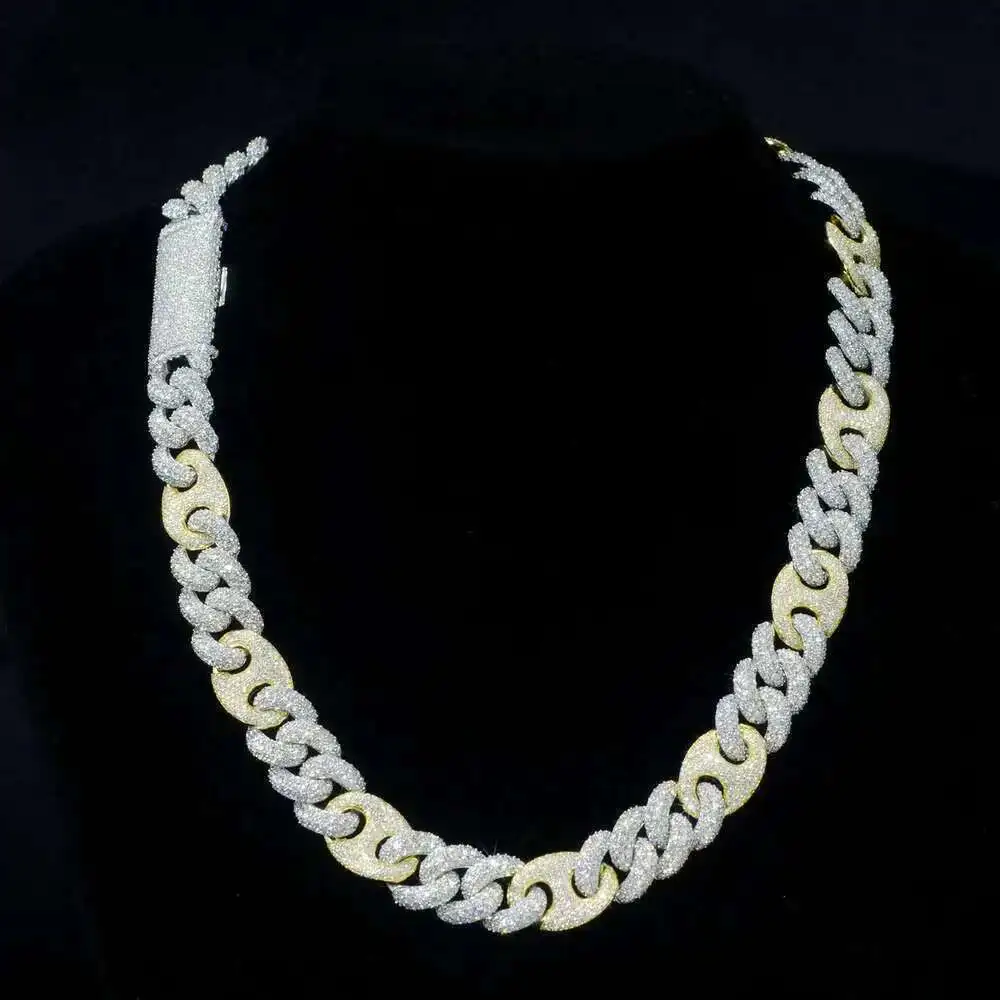 Новая тенденция 18 мм Iced Out d Color Vvs из стерлингового серебра 925 пробы с муассанитом кубинская цепочка
Новая тенденция 18 мм Iced Out d Color Vvs из стерлингового серебра 925 пробы с муассанитом кубинская цепочка