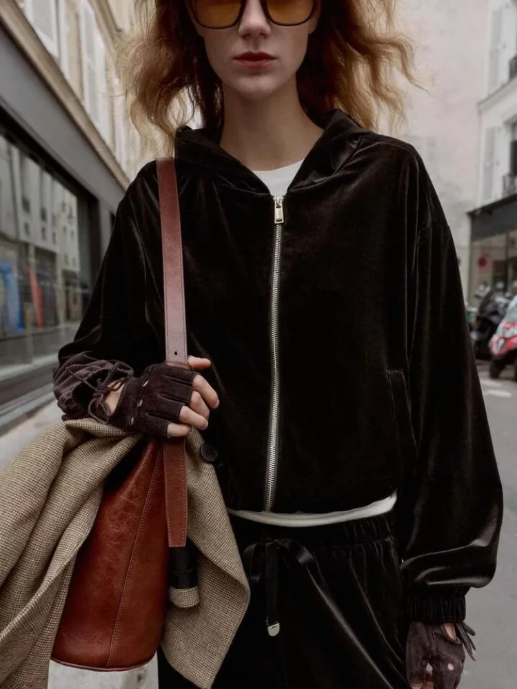 Solid Women Velvet Hooded Coat Black Casual Full Sleeve V-neck Pockets Zipper Loose Short Coats 2026 Lady Daily Commute Outwear
Solid Women Velvet Hooded Coat Black Casual Full Sleeve V-neck Pockets Zipper Loose Short Coats 2026 Lady Daily Commute Outwear