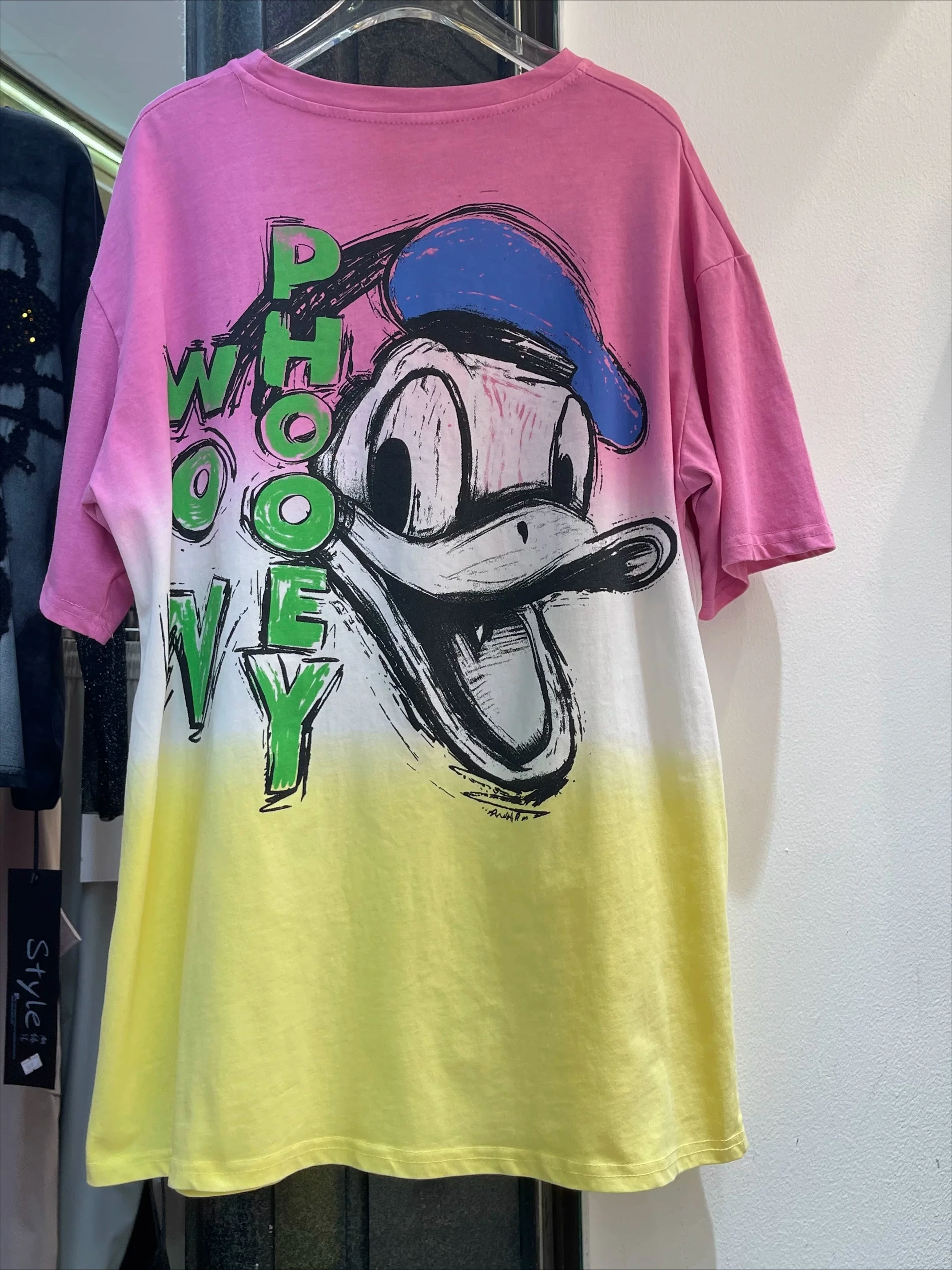 Duck Print T-Shirt 2026 Summer New Oversized Gradient Top with Colorful Cartoon Design Loose Pattern Short-sleeved T-shirt
Duck Print T-Shirt 2026 Summer New Oversized Gradient Top with Colorful Cartoon Design Loose Pattern Short-sleeved T-shirt