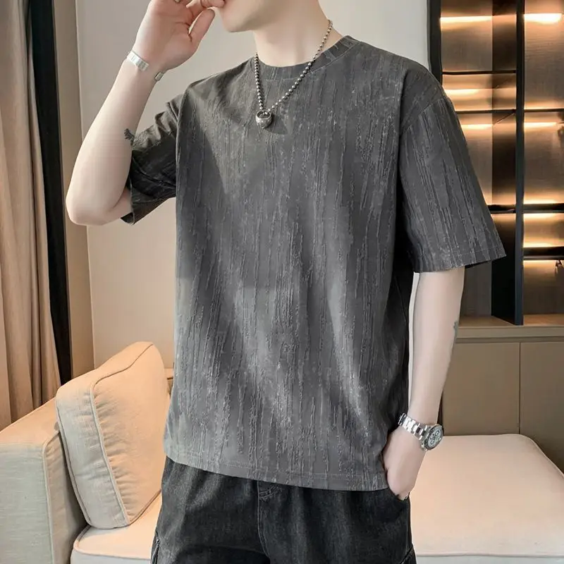 2026 Men's Trendy Short Sleeve T-Shirt Loose Fit Casual Top with Jacquard Wrinkled Texture for Teens
2026 Men's Trendy Short Sleeve T-Shirt Loose Fit Casual Top with Jacquard Wrinkled Texture for Teens