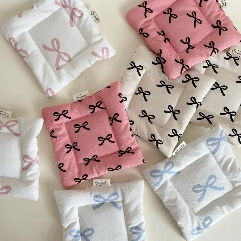 Korean Bow Cotton Coaster Key Storage Jewellery Mat Double-sided Thickened Fabric Sweet Drawstring Portable Accessories
Korean Bow Cotton Coaster Key Storage Jewellery Mat Double-sided Thickened Fabric Sweet Drawstring Portable Accessories