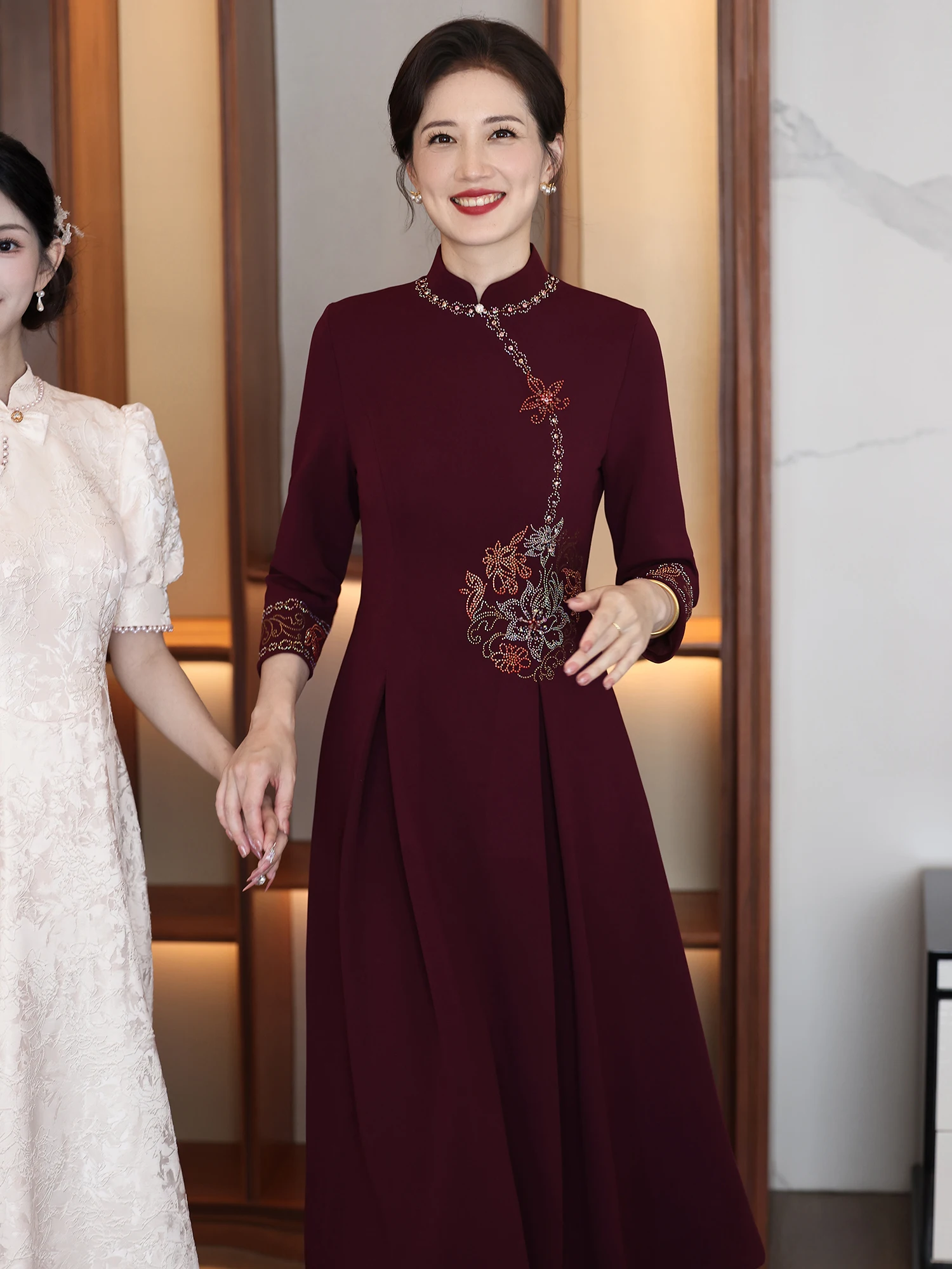Ele Long Sve Wedding Dr for Mother of the Bride Autumn Winter New 2026 Vintage Sle Wedding Banquet Outfit
Ele Long Sve Wedding Dr for Mother of the Bride Autumn Winter New 2026 Vintage Sle Wedding Banquet Outfit
