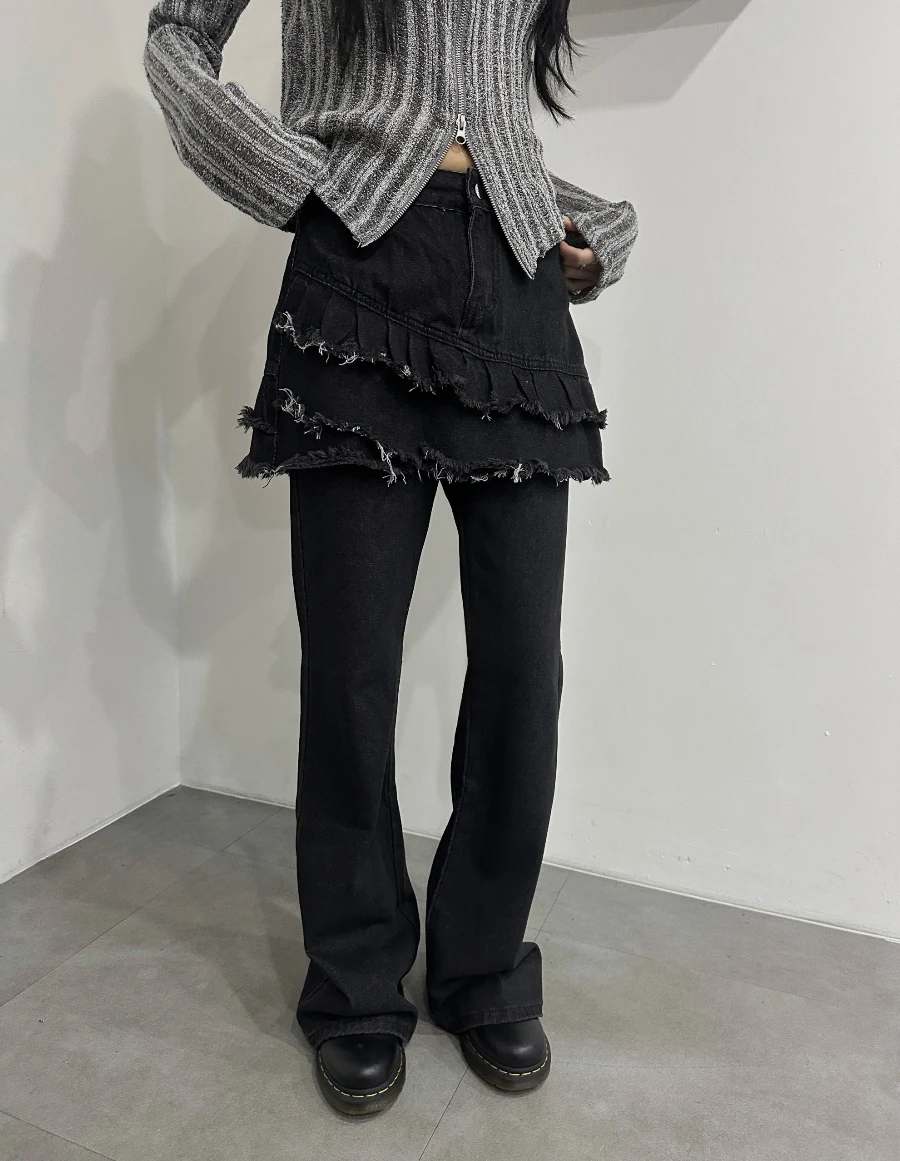 Korean style Black Frayed Hem Fake Two-Piece Panel Denim Pants, Women's Fashion Bottoms
Korean style Black Frayed Hem Fake Two-Piece Panel Denim Pants, Women's Fashion Bottoms