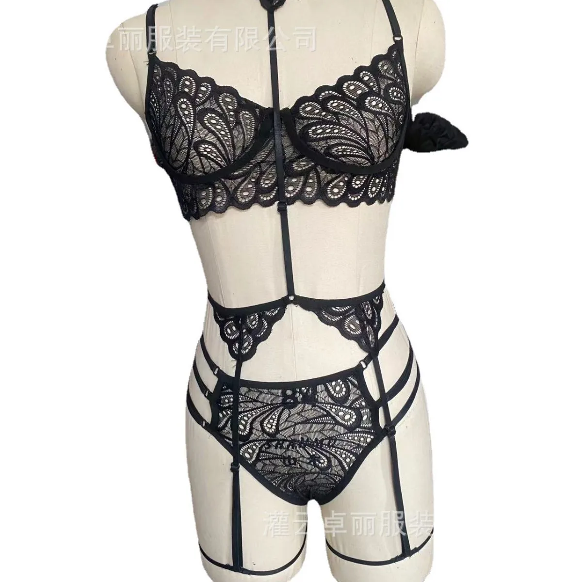 Новый комплект из трех предметов, большой размер, женские сексуальные подтяжки, расшитые блестками, серебряная шелковая ночная рубашка, сексуальное нижнее белье, оптовая продажа
Новый комплект из трех предметов, большой размер, женские сексуальные подтяжки, расшитые блестками, серебряная шелковая ночная рубашка, сексуальное нижнее белье, оптовая продажа