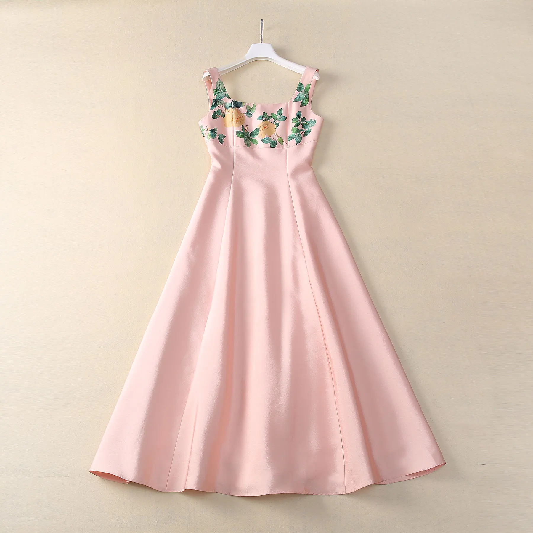 European and American women's clothing 2025 spring new sleeveless suspenders Rose print Fashion pleated dress XXL
European and American women's clothing 2025 spring new sleeveless suspenders Rose print Fashion pleated dress XXL