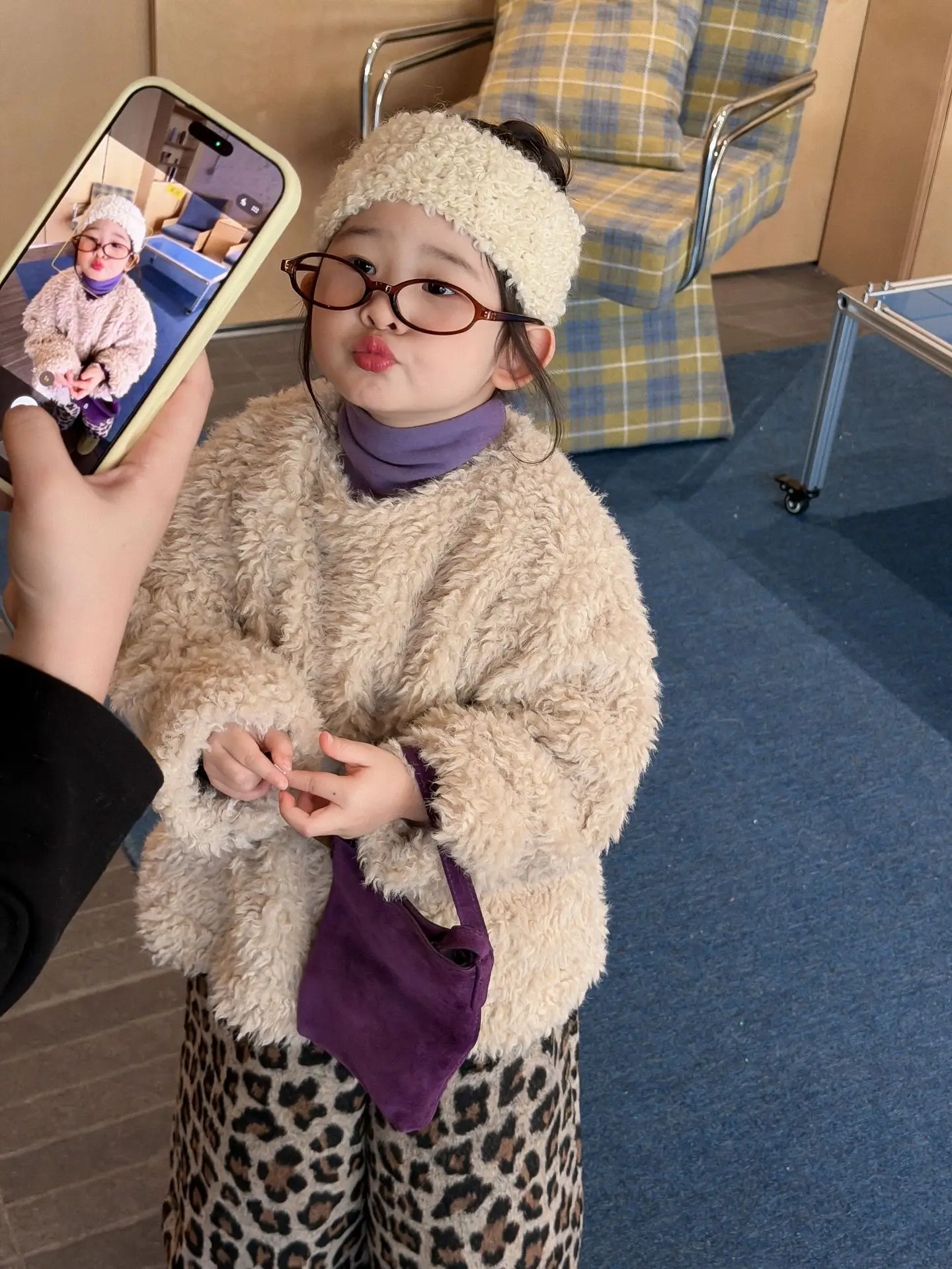 Зимняя новая детская одежда 2025 года, корейская версия, детская одежда, плюшевый свитер для девочек, юбка, модное платье
Зимняя новая детская одежда 2025 года, корейская версия, детская одежда, плюшевый свитер для девочек, юбка, модное платье