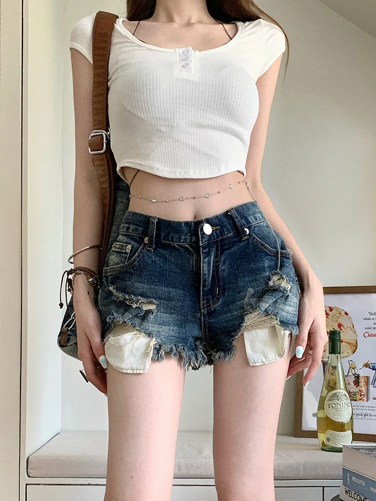 2023 Summer Ripped Women's Denim Shorts Sexy Hole Design Pocket Low Waisted Jeans Streetwear Vintage Blue Tassel Shorts
2023 Summer Ripped Women's Denim Shorts Sexy Hole Design Pocket Low Waisted Jeans Streetwear Vintage Blue Tassel Shorts
