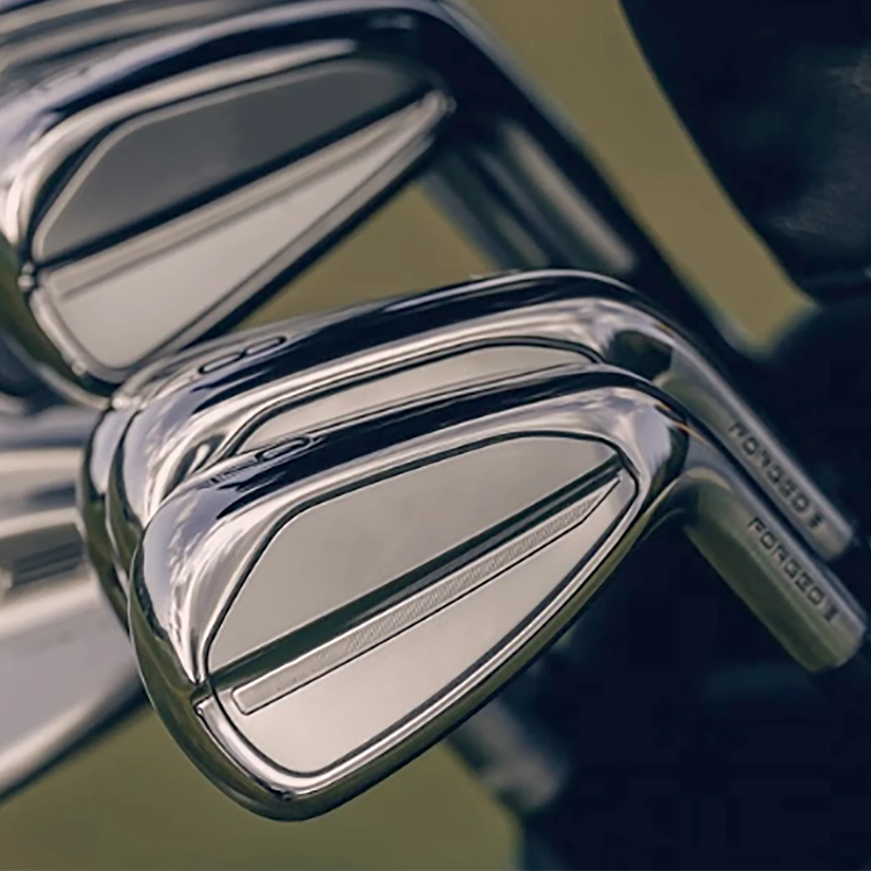 2024 New Brand Silver Golf Irons Set T200 456789P48 with Shaft and Grip Golf Club Iron set 8pcs Head Cover Free Shipping
2024 New Brand Silver Golf Irons Set T200 456789P48 with Shaft and Grip Golf Club Iron set 8pcs Head Cover Free Shipping
