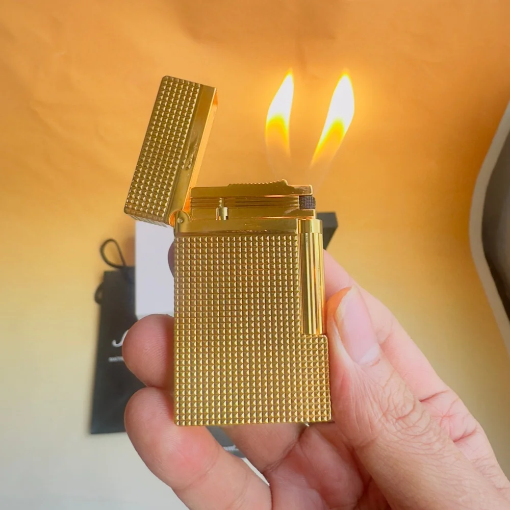 Зажигалка класса люкс, аксессуары для сигарет, классический дизайн, четкий и громкий звук, расходные материалы в комплекте.
Зажигалка класса люкс, аксессуары для сигарет, классический дизайн, четкий и громкий звук, расходные материалы в комплекте.