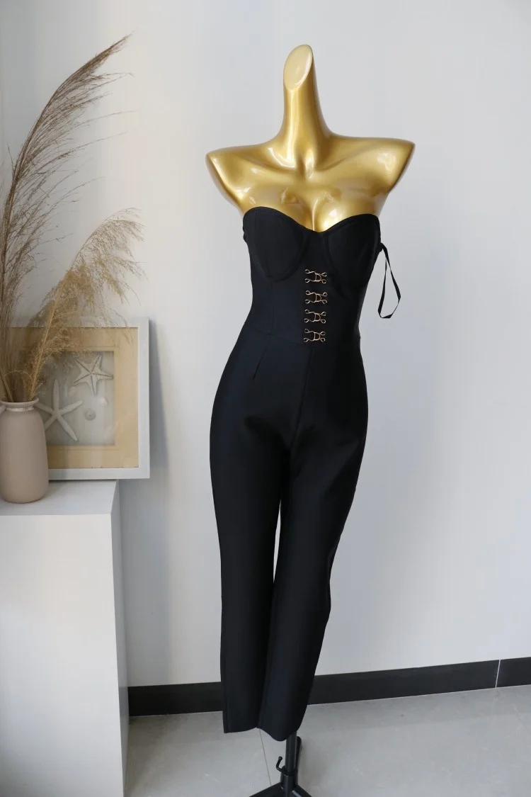 Женский трикотажный комбинезон с высокой талией, модный, удобный, с брюками длиной 7/8, подчеркивающий индивидуальность
Женский трикотажный комбинезон с высокой талией, модный, удобный, с брюками длиной 7/8, подчеркивающий индивидуальность