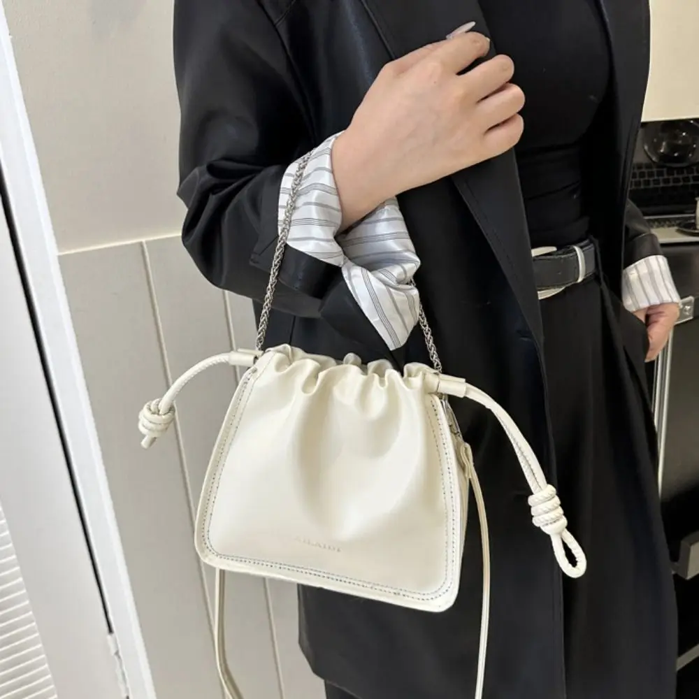 Korean Style Drawstring Bucket Bag Solid Color Square Leather Crossbody Bag Adjustable Shoulder Strap Large Capacity
Korean Style Drawstring Bucket Bag Solid Color Square Leather Crossbody Bag Adjustable Shoulder Strap Large Capacity