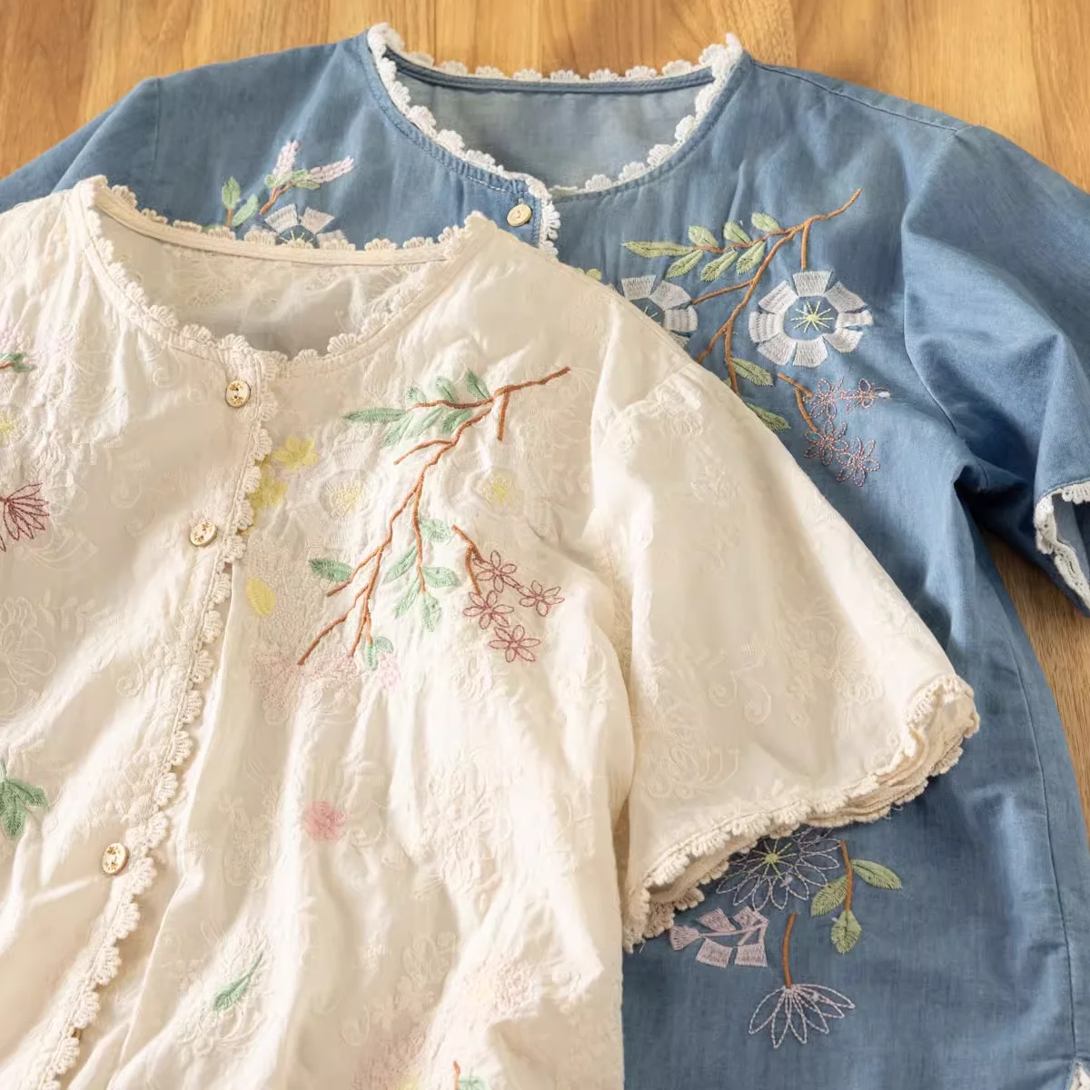 Vintage Floral Embroidery Denim Shirt Blouses for Women Spain Style Bohemian Denim Short Sleeve Tops Boho Clothing
Vintage Floral Embroidery Denim Shirt Blouses for Women Spain Style Bohemian Denim Short Sleeve Tops Boho Clothing