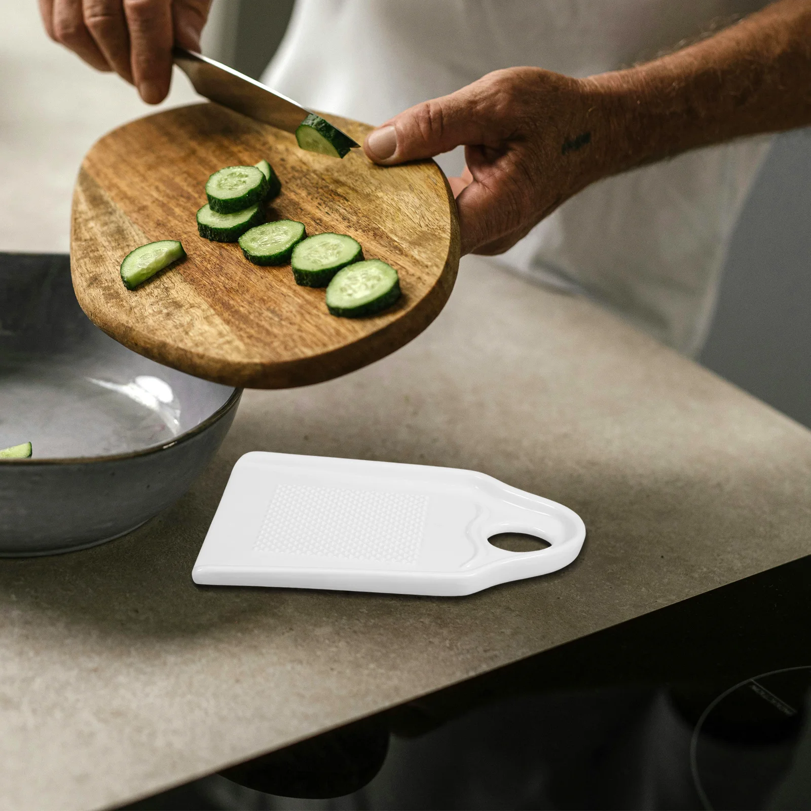 Effortless Ceramic Ginger Grater Garlic Grater Dish Healthy Cooking Essential Kitchen Gadget Multi Functional Time Saver
Effortless Ceramic Ginger Grater Garlic Grater Dish Healthy Cooking Essential Kitchen Gadget Multi Functional Time Saver