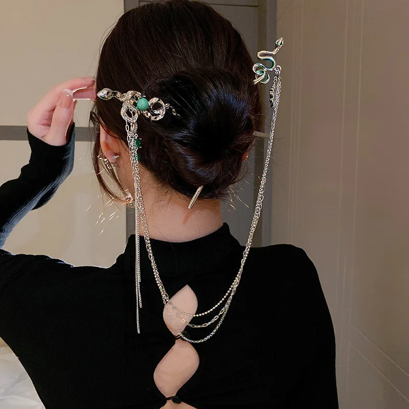 Новая палочка для волос в форме змеи в китайском стиле для женщин, длинная заколка в виде змеи с кисточкой, дизайн прически, ювелирные изделия, аксессуары для волос X
Новая палочка для волос в форме змеи в китайском стиле для женщин, длинная заколка в виде змеи с кисточкой, дизайн прически, ювелирные изделия, аксессуары для волос X