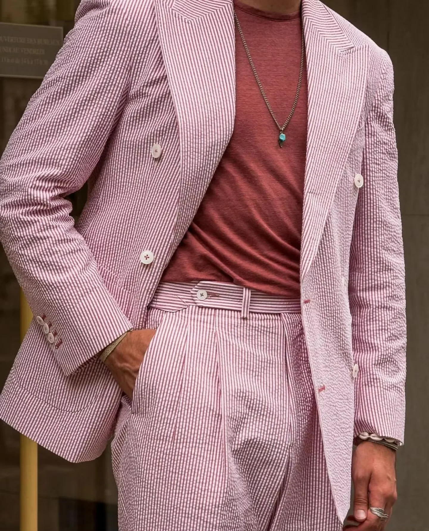 2025 Summer/Spring Simple Striped Men's Suit Thin Style 2 Pieces Double Breasted Jacket Pants Beach Travel Business Casual Suit
2025 Summer/Spring Simple Striped Men's Suit Thin Style 2 Pieces Double Breasted Jacket Pants Beach Travel Business Casual Suit