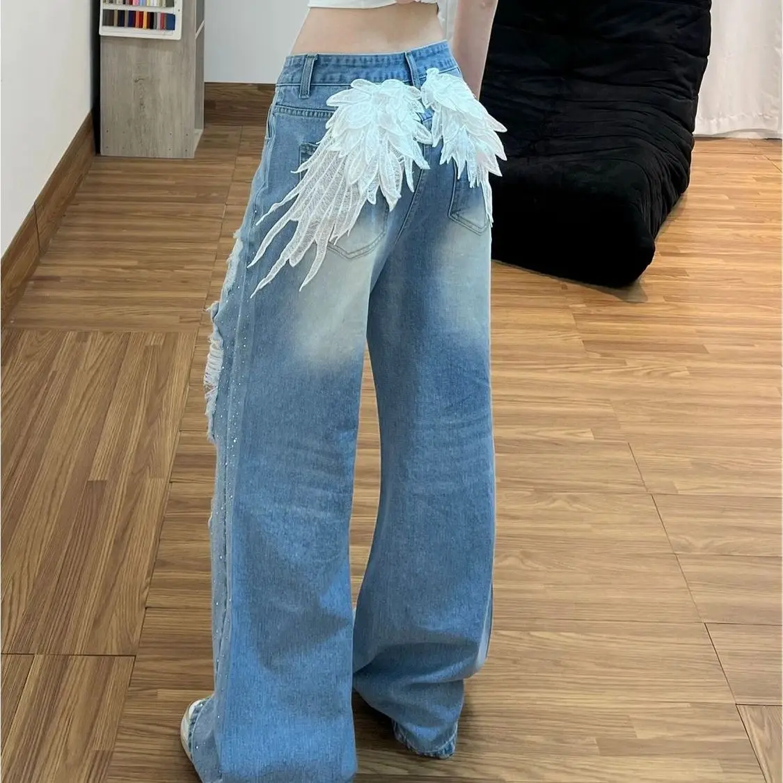 American Vintage Wings Patch Hot Diamond Ripped Jeans High Street Spice Girl High Waist Wide Leg Trousers Women Jeans
American Vintage Wings Patch Hot Diamond Ripped Jeans High Street Spice Girl High Waist Wide Leg Trousers Women Jeans