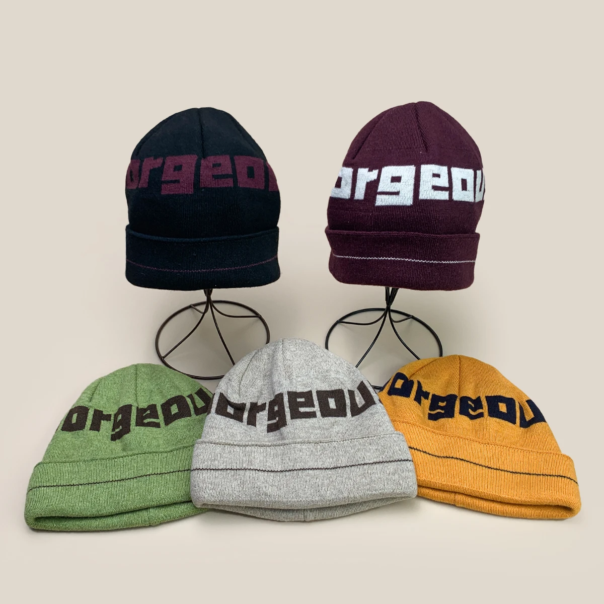 Niche American Retro Jacquard Letters Knitted Hats New Men Women Warm Casual Fashion Personal Versatile Outdoor Skiing Beanies
Niche American Retro Jacquard Letters Knitted Hats New Men Women Warm Casual Fashion Personal Versatile Outdoor Skiing Beanies