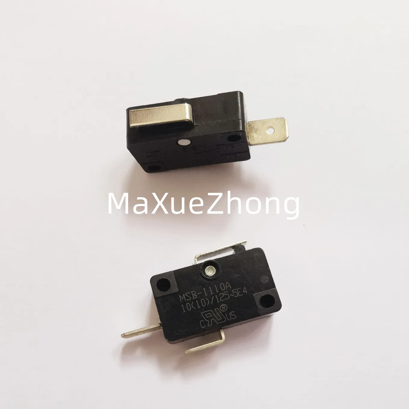 Original new 100% MSB-1110-A micro switch 125V10A 2pin normally closed large contact with handle 6.3 wide foot
Original new 100% MSB-1110-A micro switch 125V10A 2pin normally closed large contact with handle 6.3 wide foot