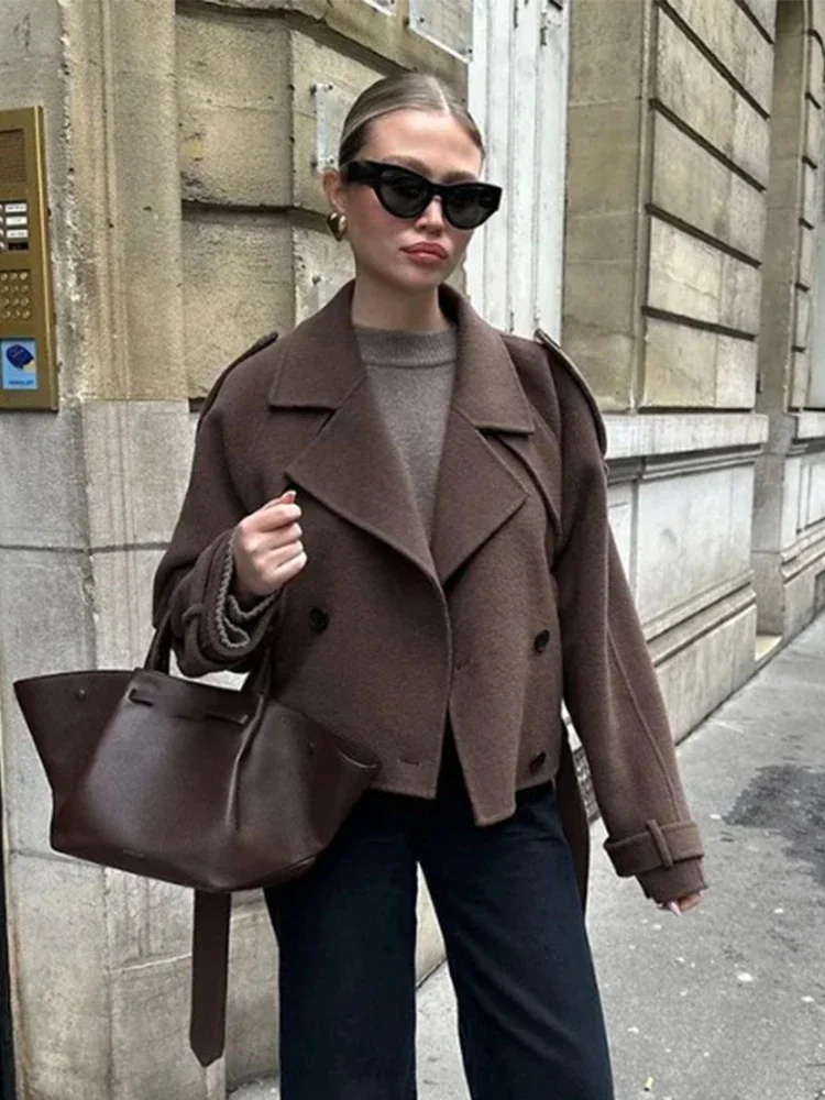 Women's Brown Retro Woolen Coat Long Sleeve Lapel Double Breasted Loose Short Jackets 2025 Autumn Winter Fashion Lady Outerwear
Women's Brown Retro Woolen Coat Long Sleeve Lapel Double Breasted Loose Short Jackets 2025 Autumn Winter Fashion Lady Outerwear
