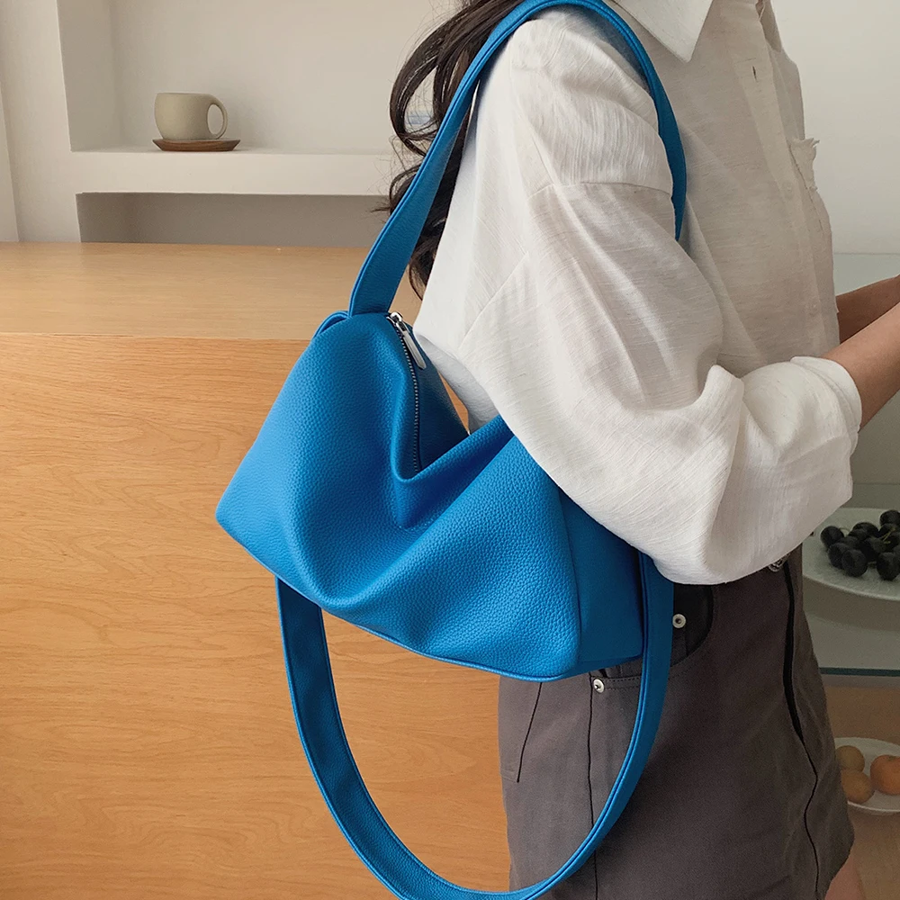 Large Capacity Soft Leather Crossbody Bag Daily Commuting Versatile 2026 New Klein Blue Shoulder Bags Casual Underarm Tote Bag
Large Capacity Soft Leather Crossbody Bag Daily Commuting Versatile 2026 New Klein Blue Shoulder Bags Casual Underarm Tote Bag