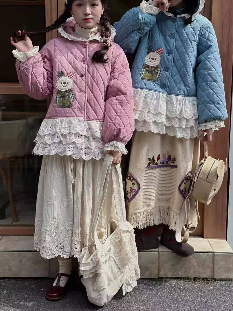 Зимнее корейское модное пальто с кружевом и мультяшным принтом, стеганое, в стиле Харадзюку, для женщин, в стиле Мори Гёрл, кавайное, милое, в стиле Лолита, парка
Зимнее корейское модное пальто с кружевом и мультяшным принтом, стеганое, в стиле Харадзюку, для женщин, в стиле Мори Гёрл, кавайное, милое, в стиле Лолита, парка