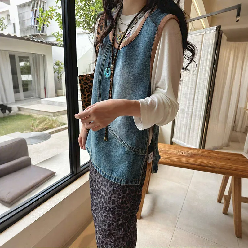 Denim Vest for Women 2024 New Spring Summer Contrasting Color U Neck Loose Casual Sleeveless Tanks Top
Denim Vest for Women 2024 New Spring Summer Contrasting Color U Neck Loose Casual Sleeveless Tanks Top