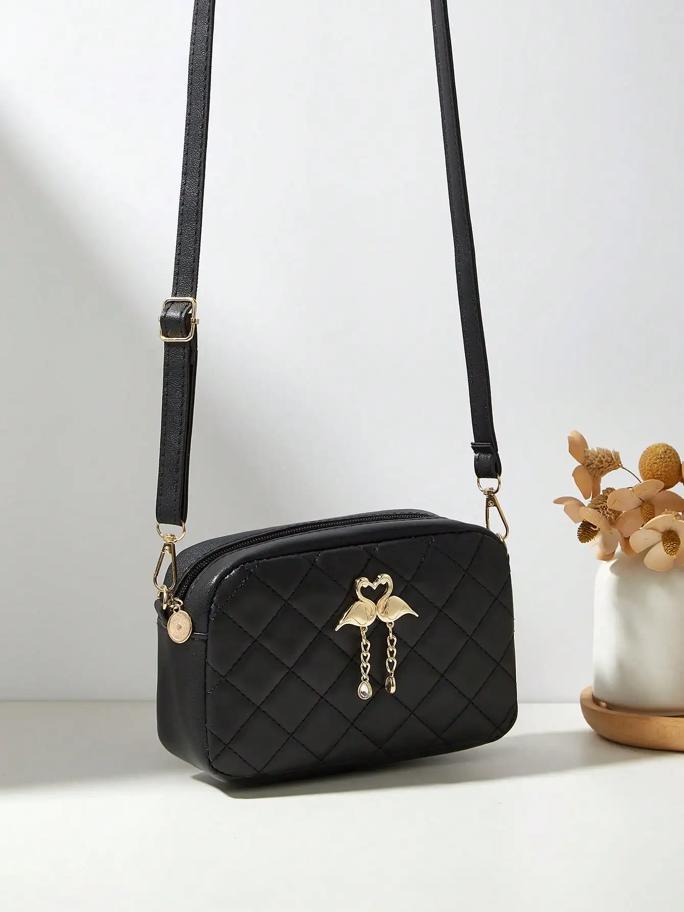 Fashion Minimalist Casual Diamond Pattern Commuter Sports Cosmetic Phone Camera One Shoulder Handbag Gift, Elegant Swan Tassel Campus Wallet, Cute Ladies Coin Purse, Lightweight Foldable Bag, Valentine's Day Customized Wallet, Campus Style Coin Purse, Lip
Fashion Minimalist Casual Diamond Pattern Commuter Sports Cosmetic Phone Camera One Shoulder Handbag Gift, Elegant Swan Tassel Campus Wallet, Cute Ladies Coin Purse, Lightweight Foldable Bag, Valentine's Day Customized Wallet, Campus Style Coin Purse, Lip