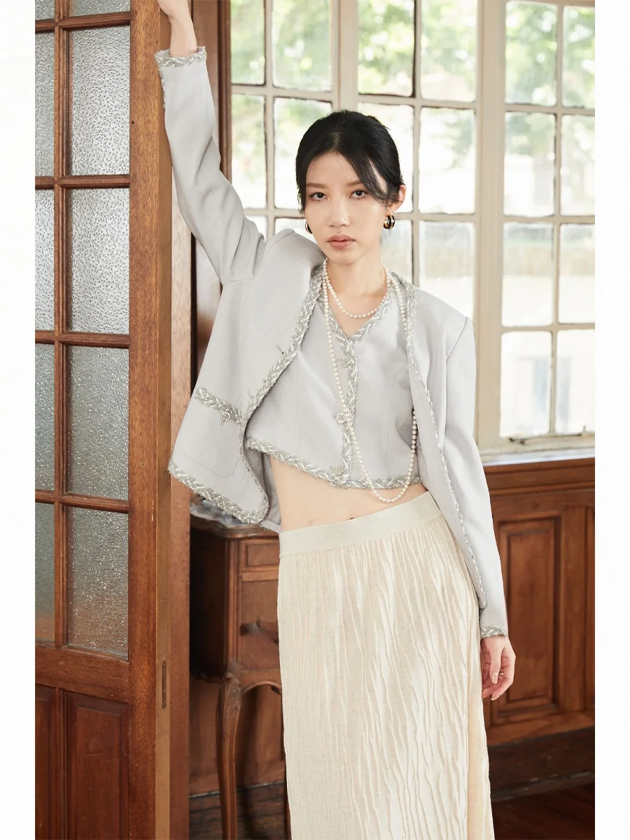 Elegant Art Classic Grey Short Jacket Set JessXu Acetate Fashionable Vest Outerwear Ensemble for Women
Elegant Art Classic Grey Short Jacket Set JessXu Acetate Fashionable Vest Outerwear Ensemble for Women