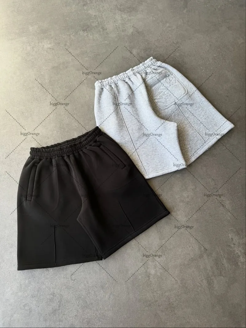 2025 Harajuku хип-хоп ретро модные свободные широкие брюки мужские Y2K летние повседневные уличные винтажные спортивные шорты большого размера женские
2025 Harajuku хип-хоп ретро модные свободные широкие брюки мужские Y2K летние повседневные уличные винтажные спортивные шорты большого размера женские