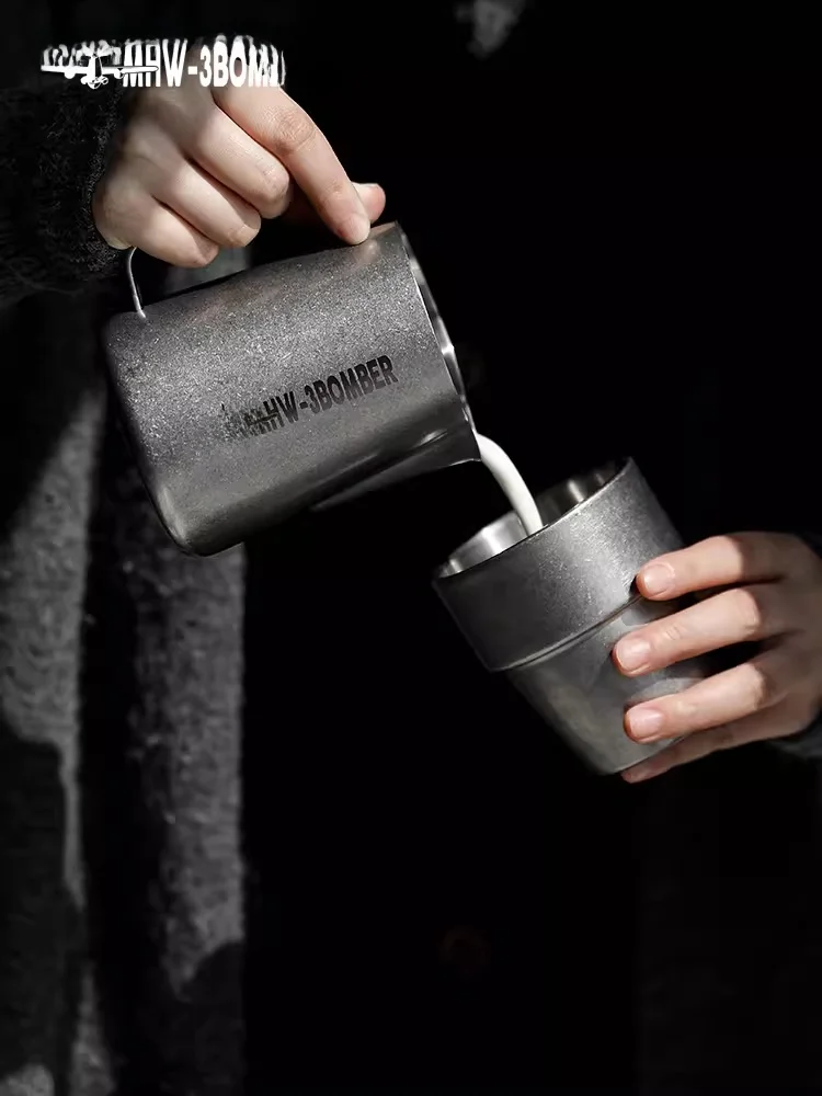 MHW3BOMBER Bomber Plane Latte Art Milk Frothing Cup 600ml Stainless Steel Espresso Coffee Making Tool with Pressed Pattern
MHW3BOMBER Bomber Plane Latte Art Milk Frothing Cup 600ml Stainless Steel Espresso Coffee Making Tool with Pressed Pattern