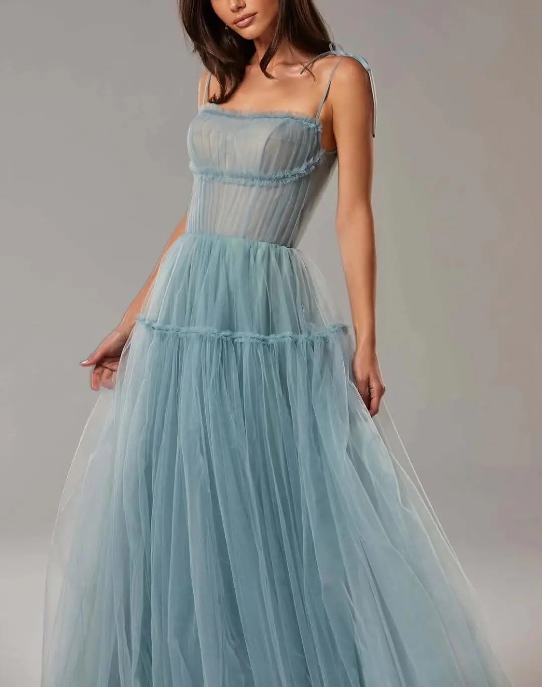 Backless Bridesmaid Formal Dress Women Elegant Spaghetti Straps Prom Dresses Tulle Long Formal Evening Party Gowns for Women
Backless Bridesmaid Formal Dress Women Elegant Spaghetti Straps Prom Dresses Tulle Long Formal Evening Party Gowns for Women