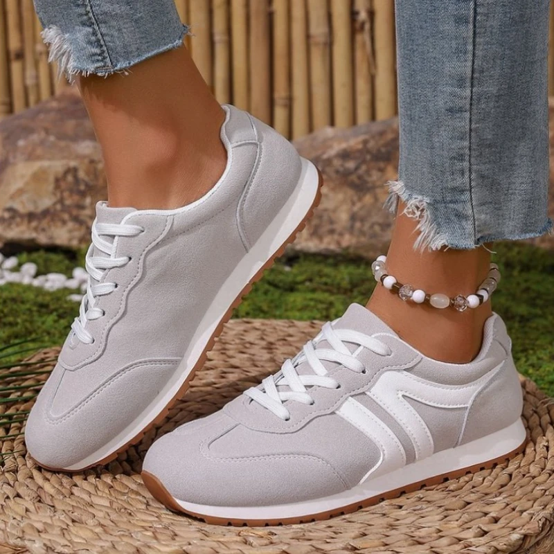 Туфли размера плюс 2025 г., женская вулканизированная обувь на шнуровке, уличные женские кроссовки, разноцветные женские повседневные туфли на низком каблуке
Туфли размера плюс 2025 г., женская вулканизированная обувь на шнуровке, уличные женские кроссовки, разноцветные женские повседневные туфли на низком каблуке