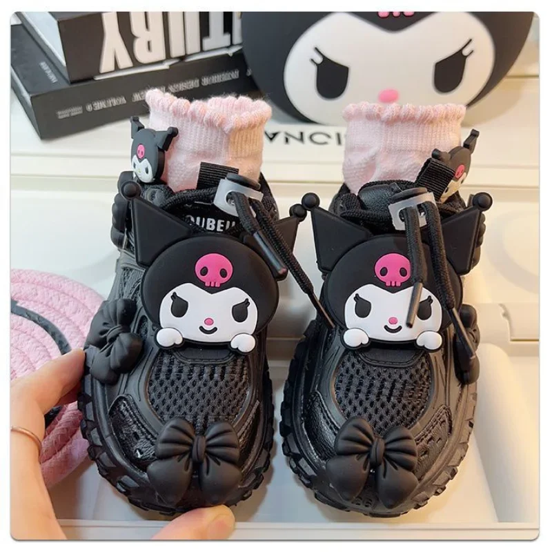 Kuromi Kawaii аниме Sanrio Ins модная детская спортивная обувь с подвеской милые дышащие повседневные кроссовки подарки игрушки для детей
Kuromi Kawaii аниме Sanrio Ins модная детская спортивная обувь с подвеской милые дышащие повседневные кроссовки подарки игрушки для детей