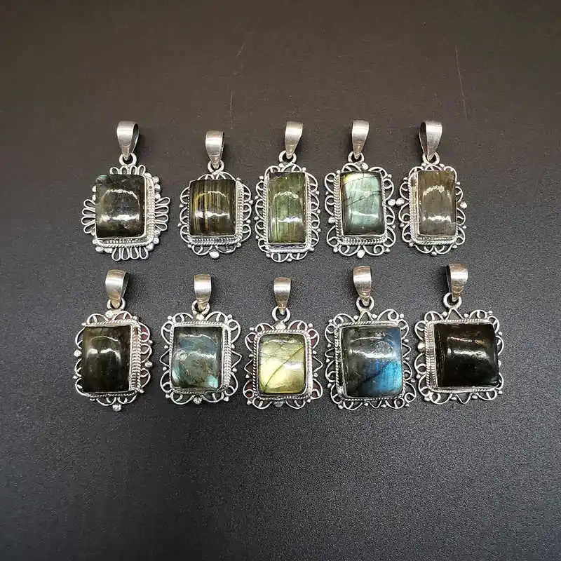 Nepal Hand 925 Silver Jewelry Inlaid Natural Square Labradorite Vintage Pendants for Lady T9044
Nepal Hand 925 Silver Jewelry Inlaid Natural Square Labradorite Vintage Pendants for Lady T9044