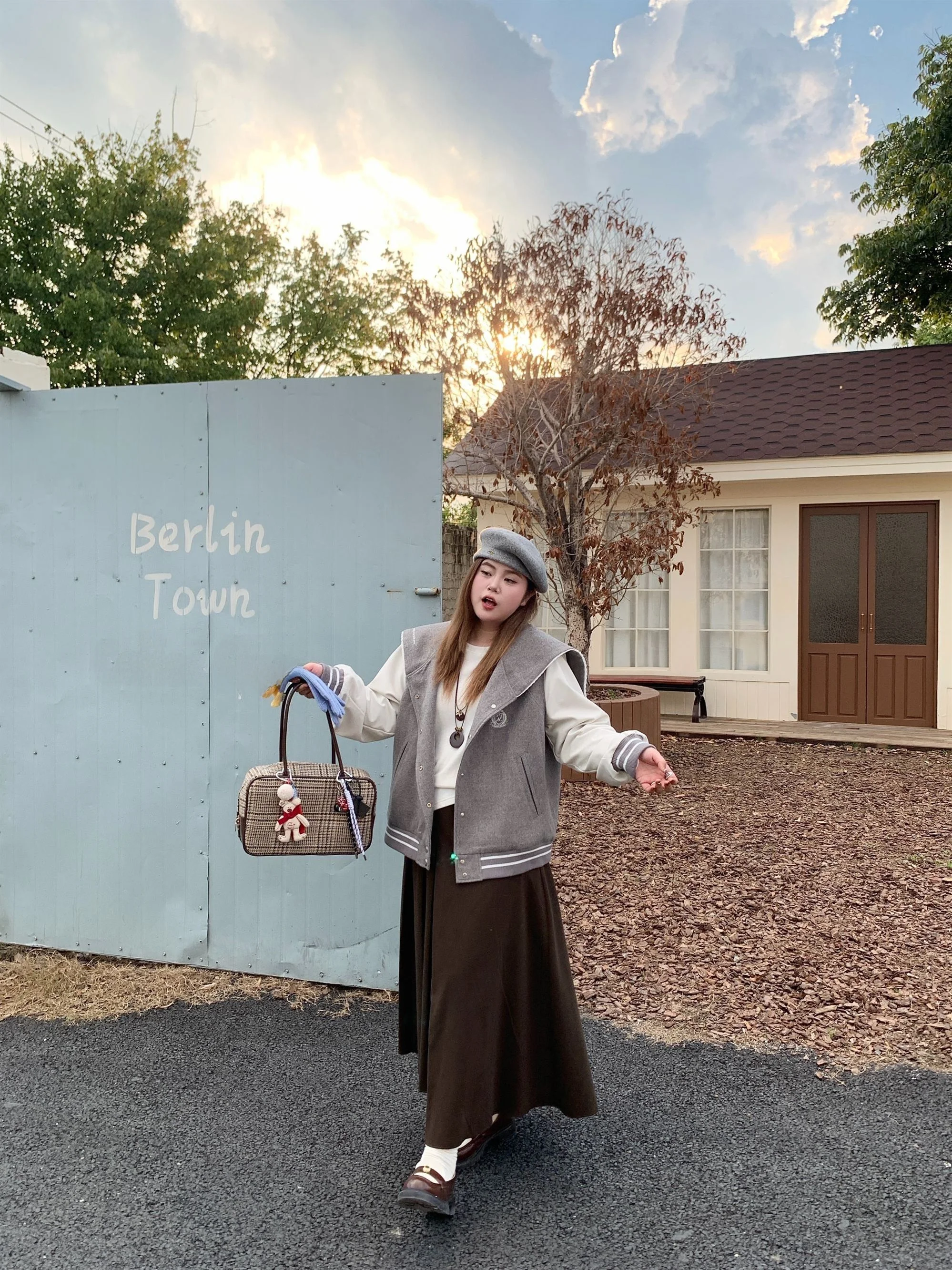 NailooStudio, шерстяной бейсбольный джет большого размера с темно-синим воротником, уютная осенняя верхняя одежда, модное женское пальто больших размеров
NailooStudio, шерстяной бейсбольный джет большого размера с темно-синим воротником, уютная осенняя верхняя одежда, модное женское пальто больших размеров