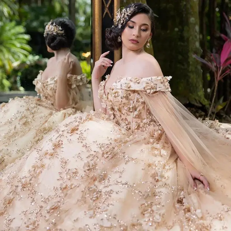 Champagne Quinceanera Dress 2024 Ball Gown Appliques Lace Beading With Cape Sequins Sweet 16 Dress Vestido De 15 Anos
Champagne Quinceanera Dress 2024 Ball Gown Appliques Lace Beading With Cape Sequins Sweet 16 Dress Vestido De 15 Anos