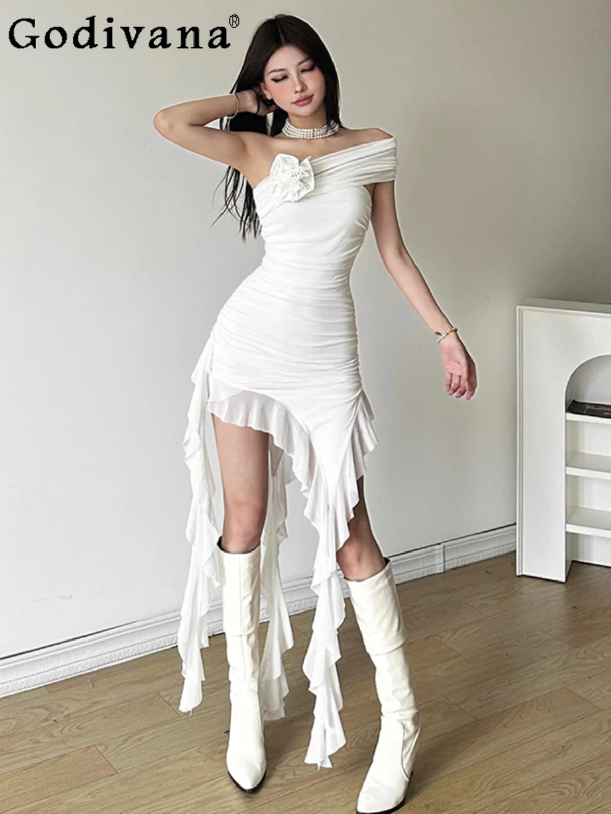 Sexy White Dress Muse Irregular Ruffle Edge Neck Tube Top Dress Women's Versatile Slim Skirt
Sexy White Dress Muse Irregular Ruffle Edge Neck Tube Top Dress Women's Versatile Slim Skirt